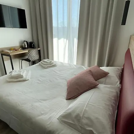 Bari Airport Rooms-3